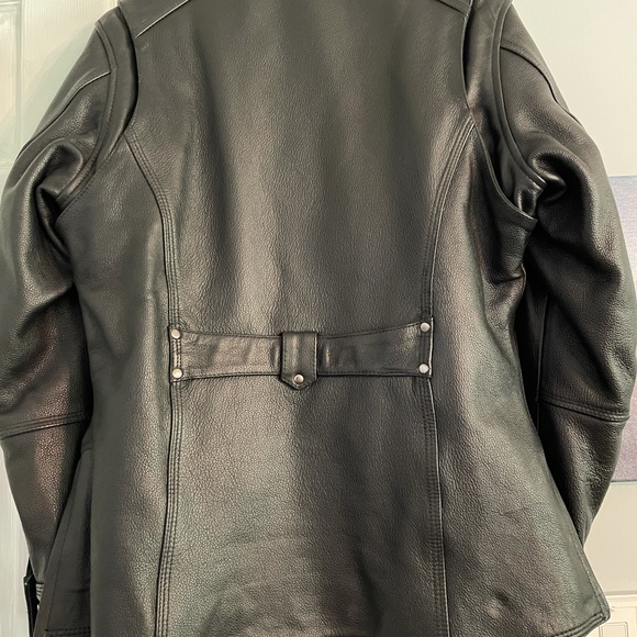 Leather Women’s motorcycle jacket - Picture 2 of 4